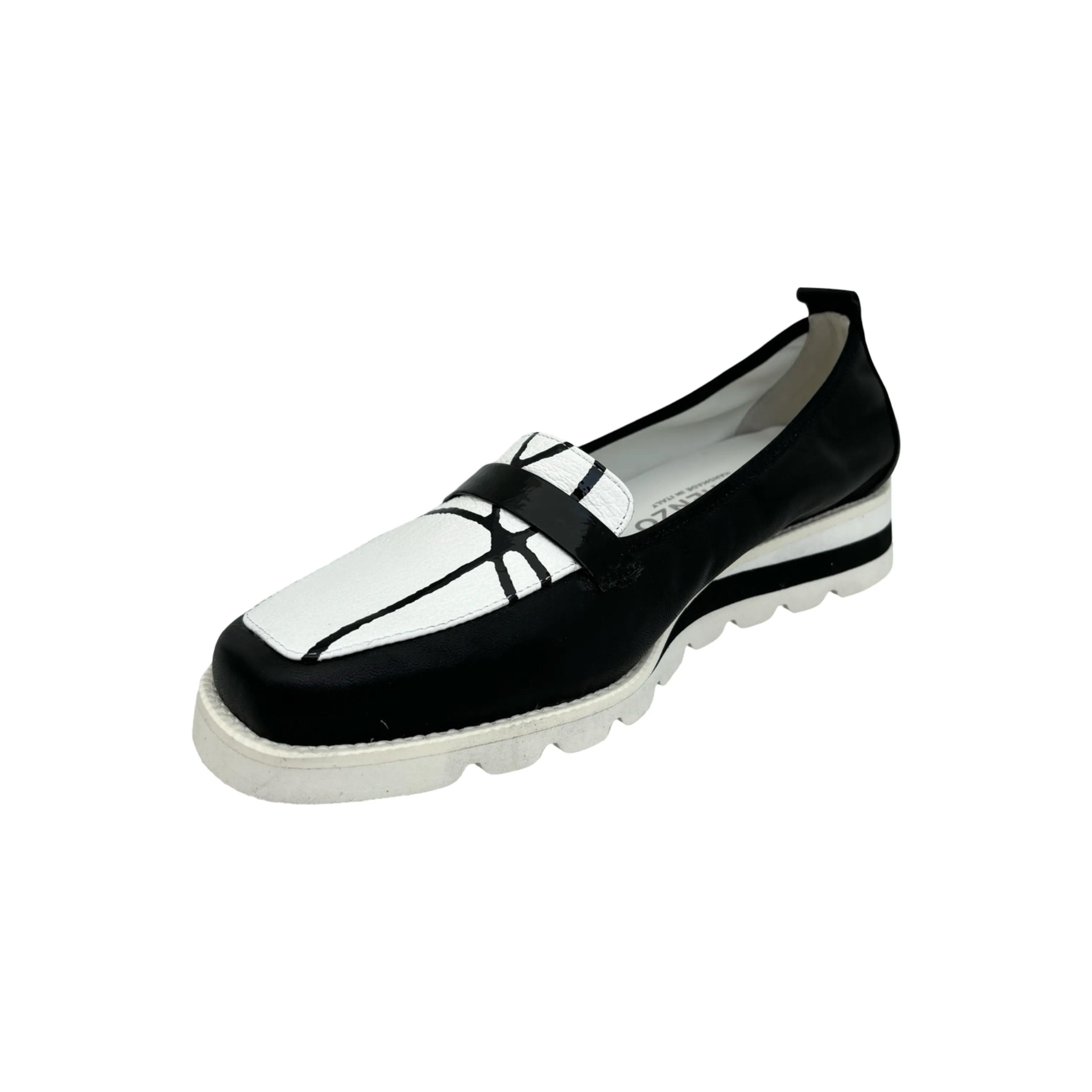 11224 St Tropez B/W Loafer