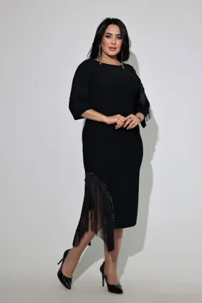 Abito curvy midi nero linea dritta accessoriato con frange e perline